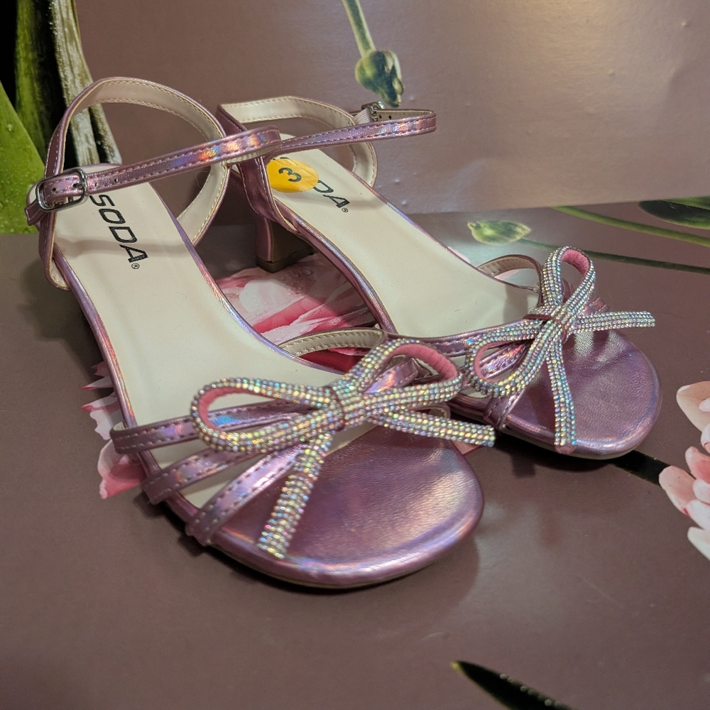 Soda Kids Dress Shoes in Pink with Bow